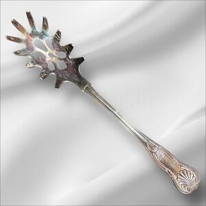 VTG Silver Plated Kings Pattern Pasta Spaghetti Server Made in Hong Kong 10”